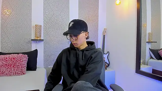 Snapshot of Nikolay_Gregori chatting on January 22, 4:23 am Nikolay Gregori online show from January 22, 4:23 am