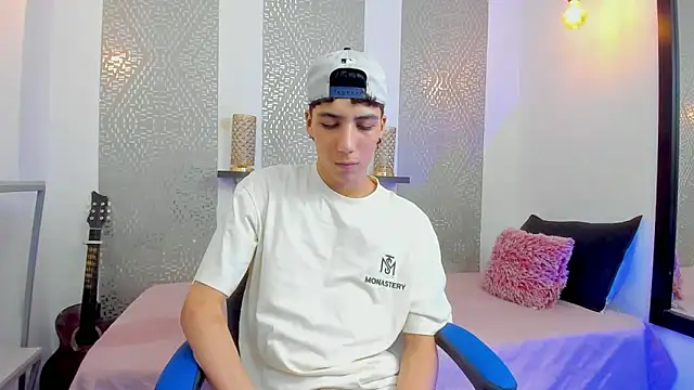 Snapshot of Nikolay_Gregori chatting on February 6, 7:13 am Nikolay Gregori online show from February 6, 7:13 am