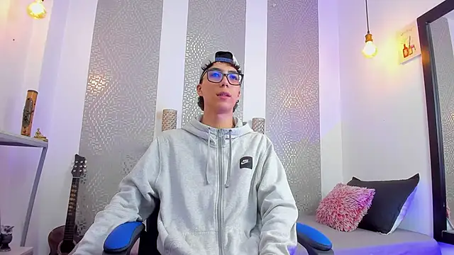 Snapshot of Nikolay_Gregori chatting on February 11, 7:54 am Nikolay Gregori online show from February 11, 7:54 am