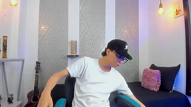 Snapshot of Nikolay_Gregori chatting on February 13, 7:35 am Nikolay Gregori online show from February 13, 7:35 am