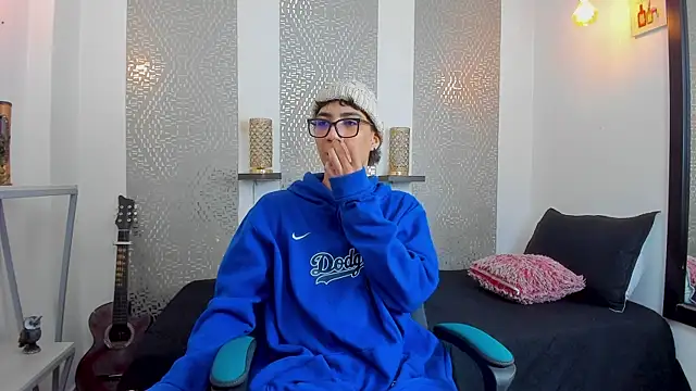 Snapshot of Nikolay_Gregori chatting on February 14, 4:15 am Nikolay Gregori online show from February 14, 4:15 am