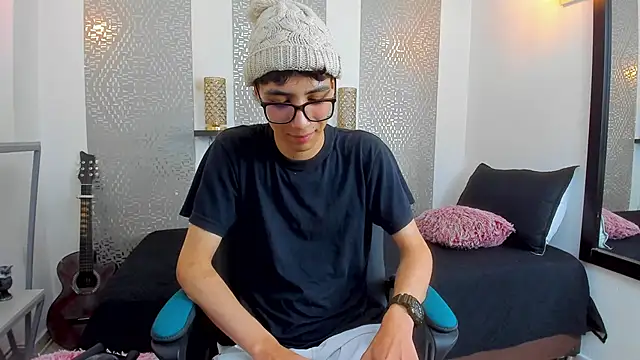 Snapshot of Nikolay_Gregori chatting on February 14, 7:38 am Nikolay Gregori online show from February 14, 7:38 am