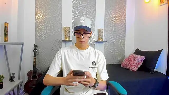 Snapshot of Nikolay_Gregori chatting on February 16, 4:31 am Nikolay Gregori online show from February 16, 4:31 am