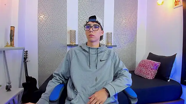 Snapshot of Nikolay_Gregori chatting on February 21, 4:07 am Nikolay Gregori online show from February 21, 4:07 am