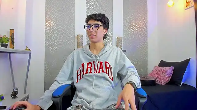 Snapshot of Nikolay_Gregori chatting on February 28, 9:47 am Nikolay Gregori online show from February 28, 9:47 am