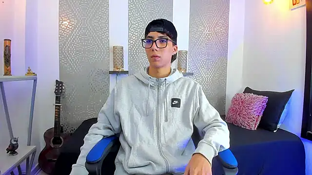 Snapshot of Nikolay_Gregori chatting on March 4, 3:55 am Nikolay Gregori online show from March 4, 3:55 am