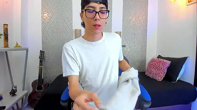 Snapshot of Nikolay_Gregori chatting on March 6, 4:08 am Nikolay Gregori online show from March 6, 4:08 am