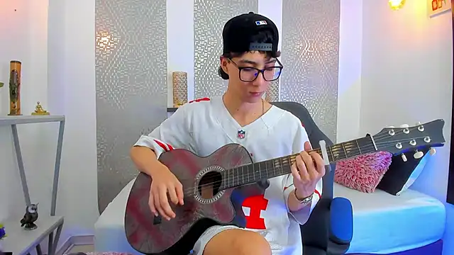 Snapshot of Nikolay_Gregori chatting on March 7, 4:02 am Nikolay Gregori online show from March 7, 4:02 am