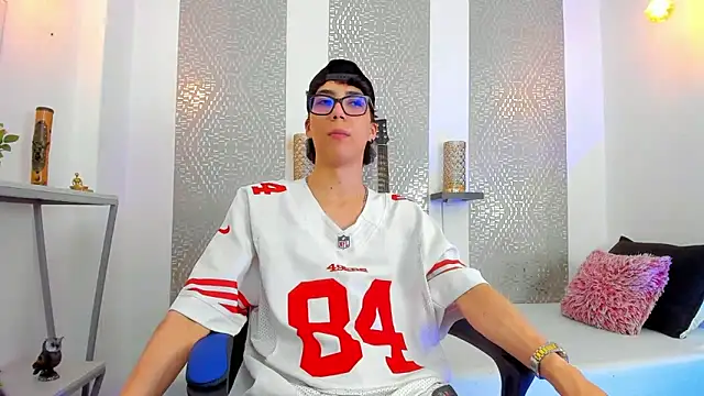 Snapshot of Nikolay_Gregori chatting on March 7, 10:13 am Nikolay Gregori online show from March 7, 10:13 am