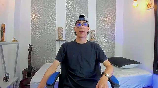 Snapshot of Nikolay_Gregori chatting on March 13, 4:05 am Nikolay Gregori online show from March 13, 4:05 am