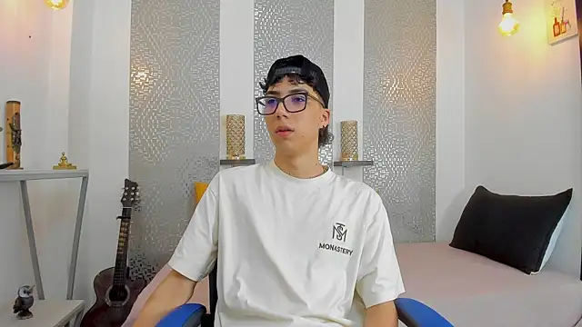 Snapshot of Nikolay_Gregori chatting on March 20, 4:18 am Nikolay Gregori online show from March 20, 4:18 am