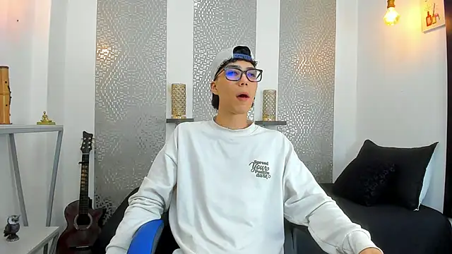 Snapshot of Nikolay_Gregori chatting on March 23, 4:05 am Nikolay Gregori online show from March 23, 4:05 am