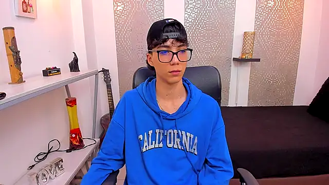 Snapshot of Nikolay_Gregori chatting on October 2, 5:47 am Nikolay Gregori online show from October 2, 5:47 am