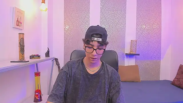 Snapshot of Nikolay_Gregori chatting on October 14, 4:13 am Nikolay Gregori online show from October 14, 4:13 am