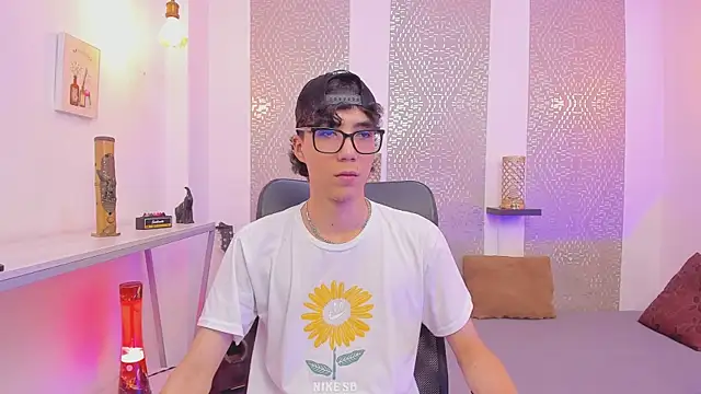 Snapshot of Nikolay_Gregori chatting on October 16, 4:13 am Nikolay Gregori online show from October 16, 4:13 am