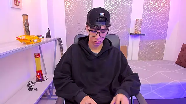 Snapshot of Nikolay_Gregori chatting on October 21, 4:57 am Nikolay Gregori online show from October 21, 4:57 am