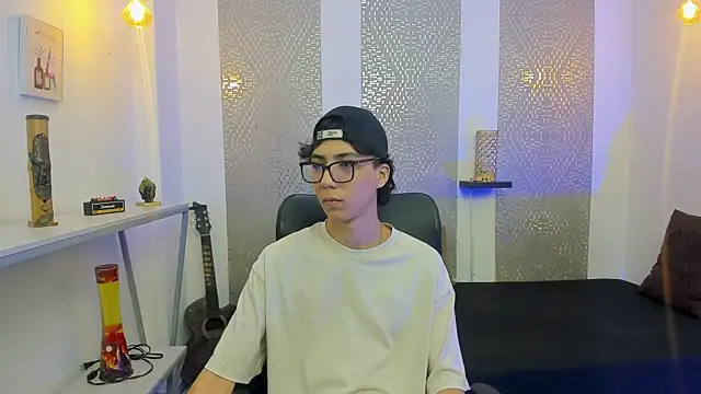 Snapshot of Nikolay_Gregori chatting on October 22, 4:13 am Nikolay Gregori online show from October 22, 4:13 am