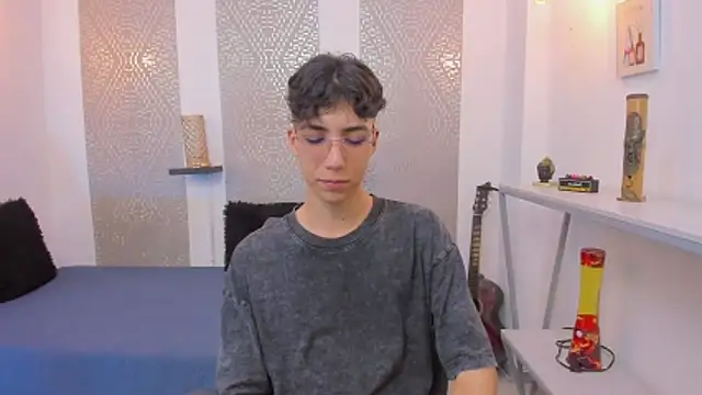 Snapshot of Nikolay_Gregori chatting on October 31, 4:24 am Nikolay Gregori online show from October 31, 4:24 am