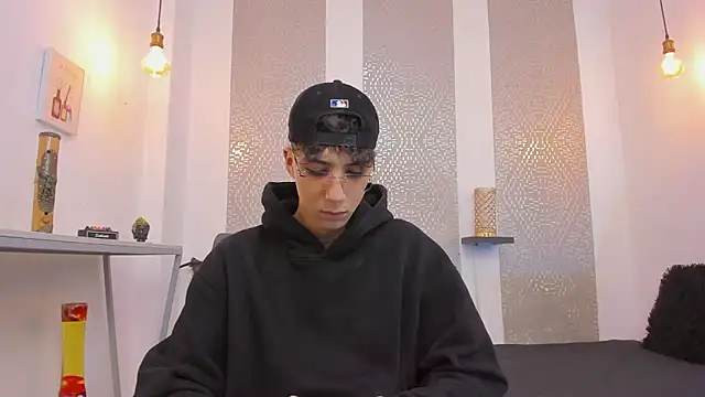 Snapshot of Nikolay_Gregori chatting on November 3, 4:14 am Nikolay Gregori online show from November 3, 4:14 am