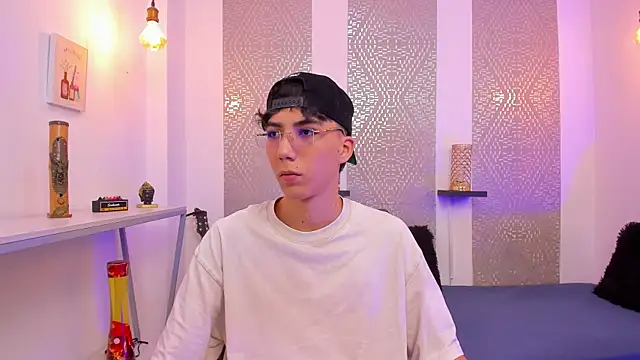 Snapshot of Nikolay_Gregori chatting on November 4, 4:11 am Nikolay Gregori online show from November 4, 4:11 am