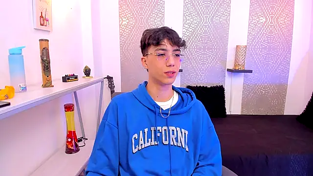 Snapshot of Nikolay_Gregori chatting on November 9, 4:22 am Nikolay Gregori online show from November 9, 4:22 am