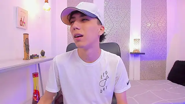 Snapshot of Nikolay_Gregori chatting on November 21, 4:22 am Nikolay Gregori online show from November 21, 4:22 am