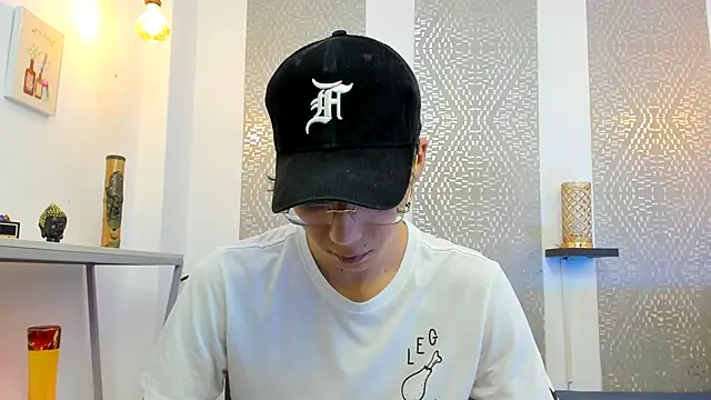 Snapshot of Nikolay_Gregori chatting on December 3, 5:04 am Nikolay Gregori online show from December 3, 5:04 am