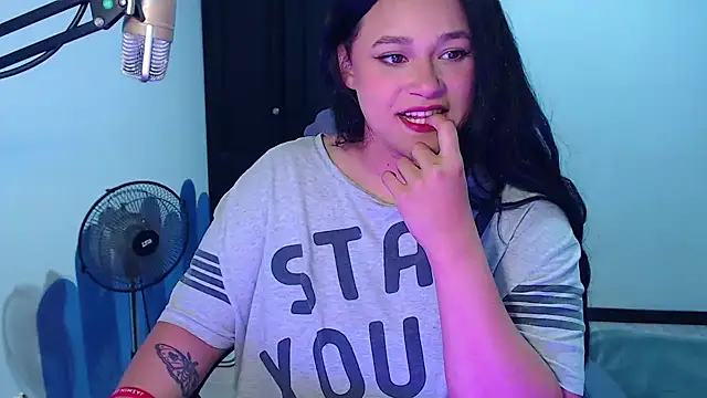 Snapshot of Luciernaga18 chatting on October 11, 1:49 am Luciernaga18 online show from October 11, 1:49 am