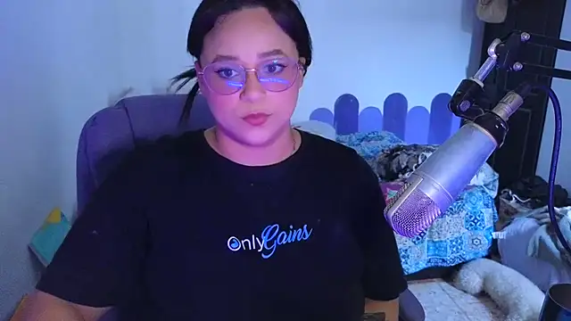 Snapshot of Luciernaga18 chatting on July 1, 8:52 pm Luciernaga18 online show from July 1, 8:52 pm