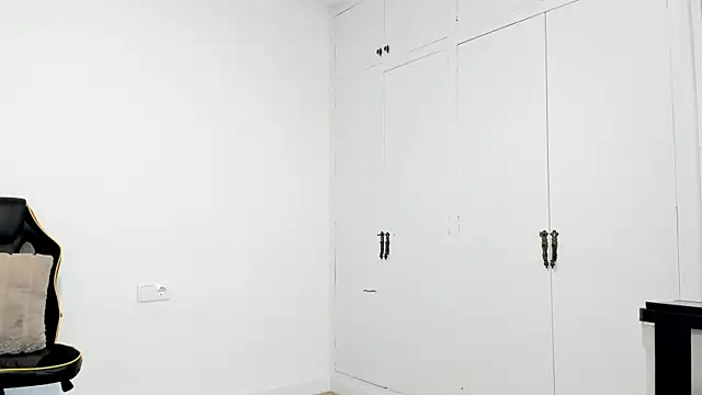 Snapshot of dan01_ chatting on February 28, 12:52 pm dan01 online show from February 28, 12:52 pm