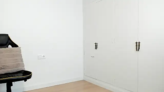 Snapshot of dan01_ chatting on March 5, 12:11 pm dan01 online show from March 5, 12:11 pm