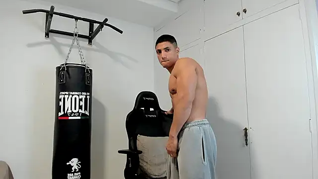 Snapshot of dan01_ chatting on March 16, 6:50 am dan01 online show from March 16, 6:50 am