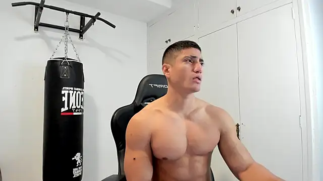 Snapshot of dan01_ chatting on March 27, 8:37 am dan01 online show from March 27, 8:37 am