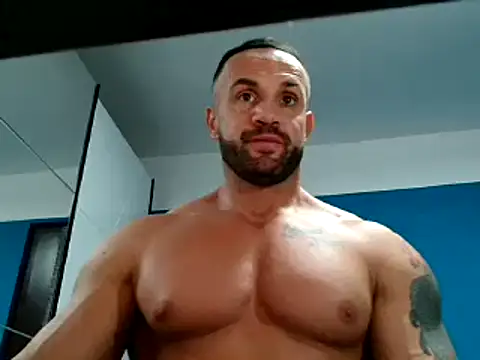 Snapshot of Magnificmuscles89 chatting on December 14, 12:44 pm Magnificmuscles89 online show from December 14, 12:44 pm