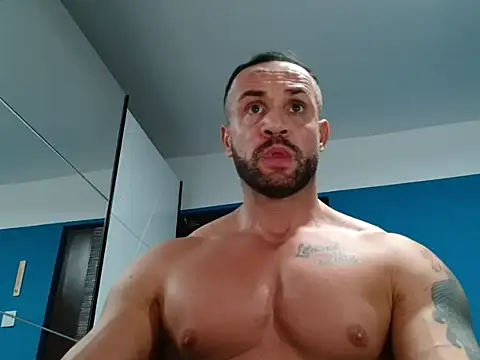 Snapshot of Magnificmuscles89 chatting on January 1, 12:00 am Magnificmuscles89 online show from January 1, 12:00 am