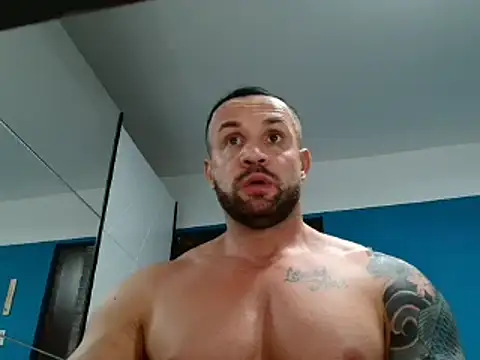 Snapshot of Magnificmuscles89 chatting on January 23, 10:01 pm Magnificmuscles89 online show from January 23, 10:01 pm