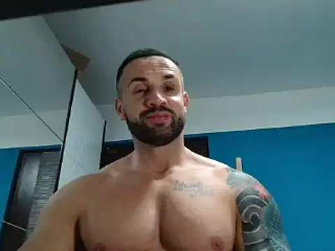 Snapshot of Magnificmuscles89 chatting on February 5, 10:22 pm Magnificmuscles89 online show from February 5, 10:22 pm