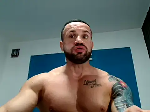 Snapshot of Magnificmuscles89 chatting on February 23, 9:59 pm Magnificmuscles89 online show from February 23, 9:59 pm