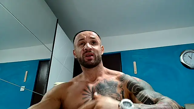 Snapshot of Magnificmuscles89 chatting on September 26, 8:07 am Magnificmuscles89 online show from September 26, 8:07 am