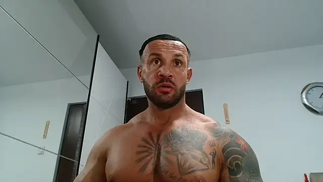 Magnificmuscles89 online show from March 27, 11:15 pm