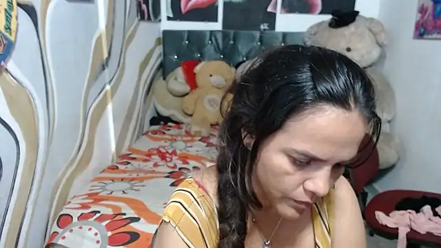 manzanahot9 online show from February 24, 7:45 pm