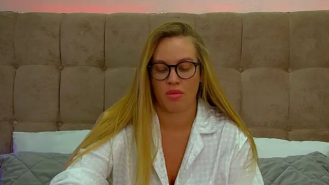 MariaNeumann online show from March 6, 7:03 am