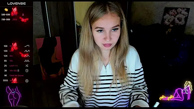 Snapshot of _NigoNika chatting on December 8, 1:58 pm  NigoNika online show from December 8, 1:58 pm