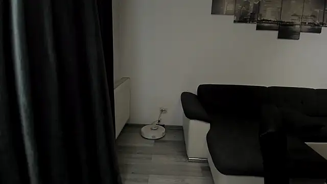 Snapshot of Richarddarell1 chatting on May 8, 4:51 am Richarddarell1 online show from May 8, 4:51 am