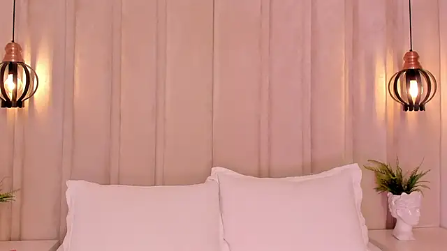 bonniekim  online show from February 10, 2:37 pm