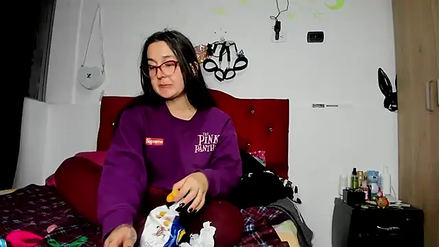 Sweet-Suck69 online show from January 5, 3:53 am