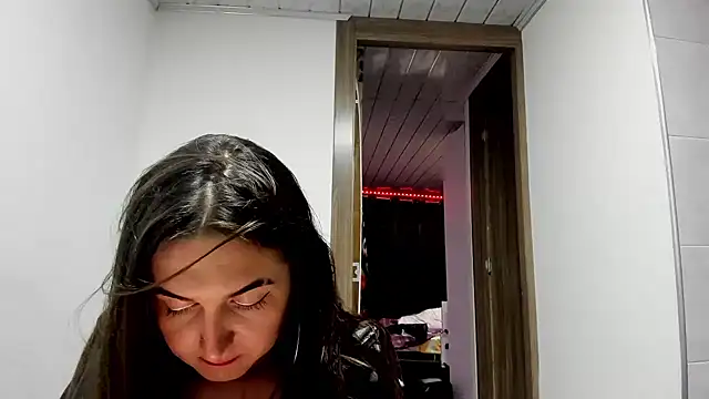 Sweet-Suck69 online show from January 24, 4:37 am