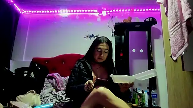 Sweet-Suck69 online show from November 19, 5:18 am