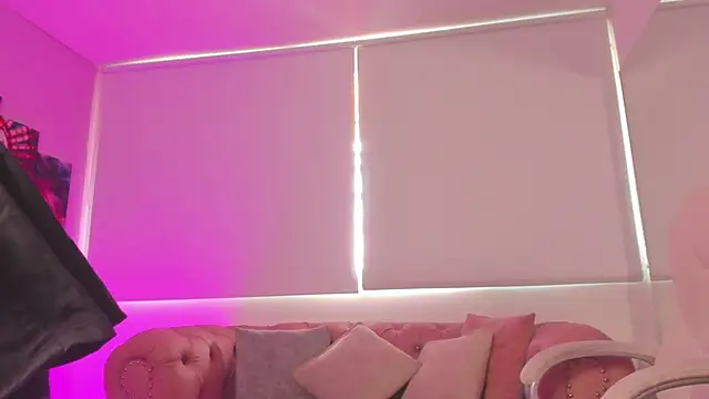 Giia paiige18 online show from December 7, 8:05 pm