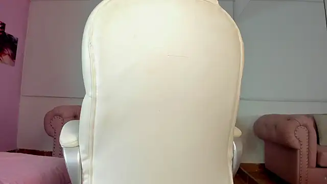 Giia paiige18 online show from February 20, 3:34 am